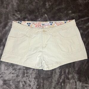 lei Cream High Waist Women’s Shorts